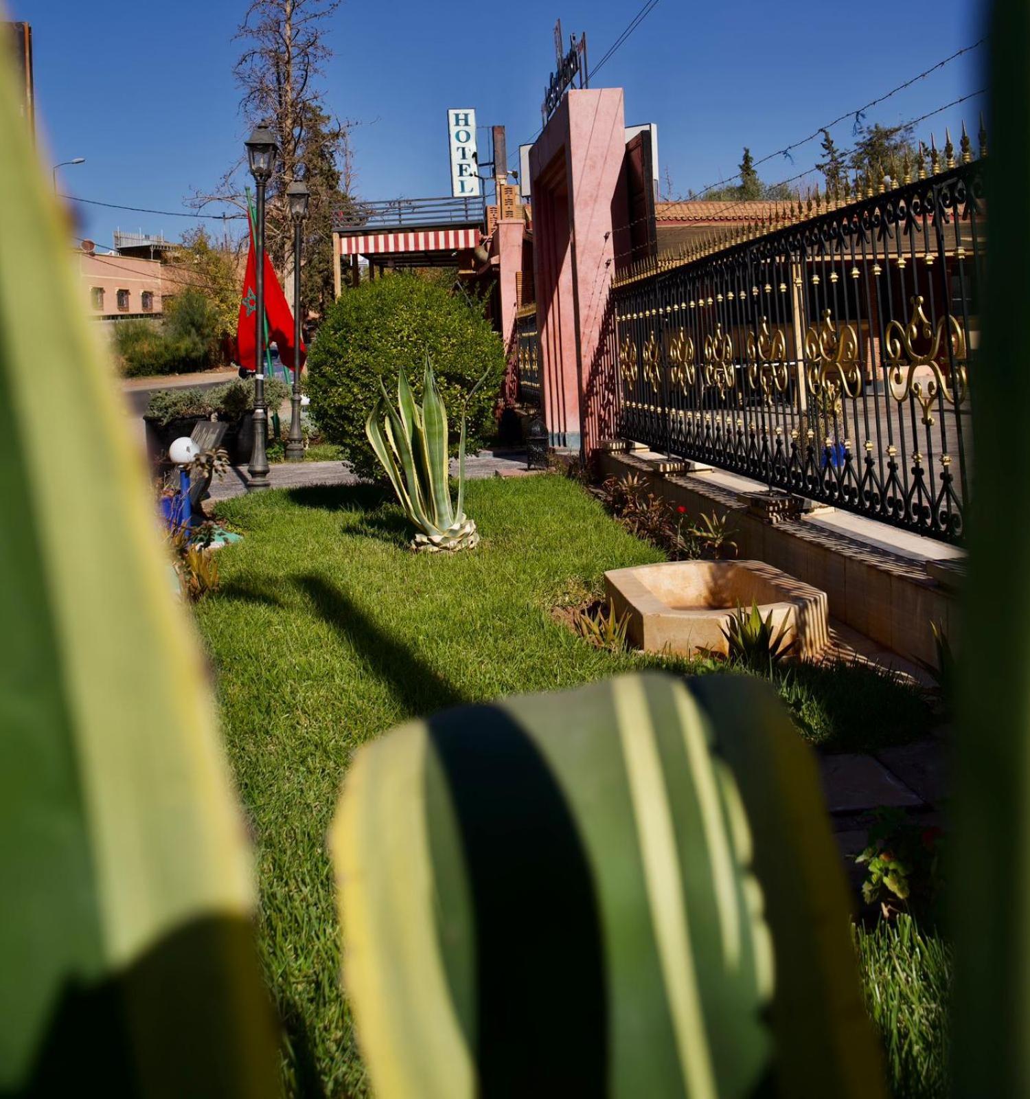 Hotel Le Coq Hardi Ait Ourir Exterior photo