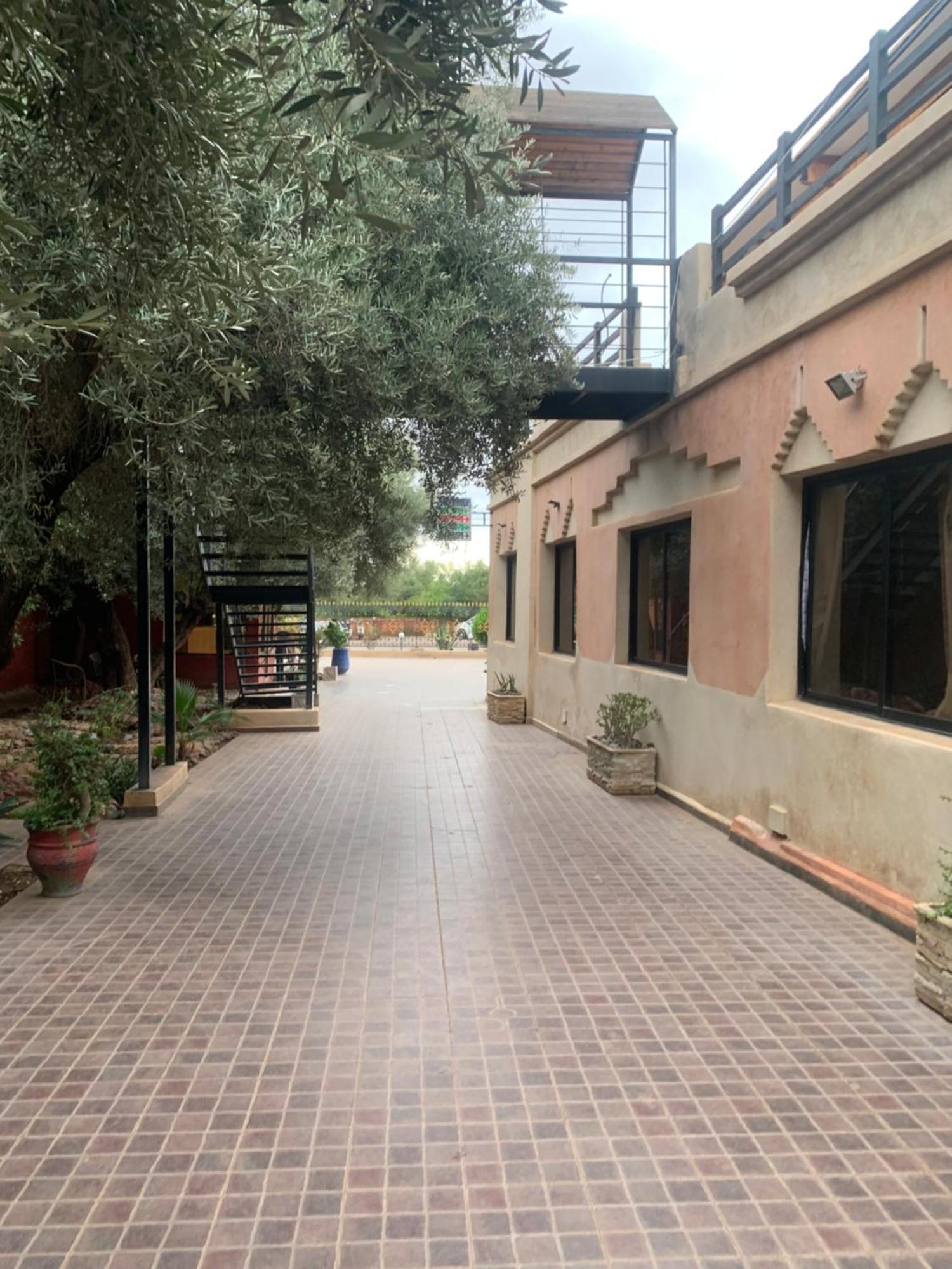 Hotel Le Coq Hardi Ait Ourir Exterior photo